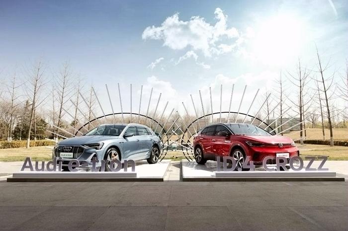ID.4 CROZZ、Audi e-tron展車